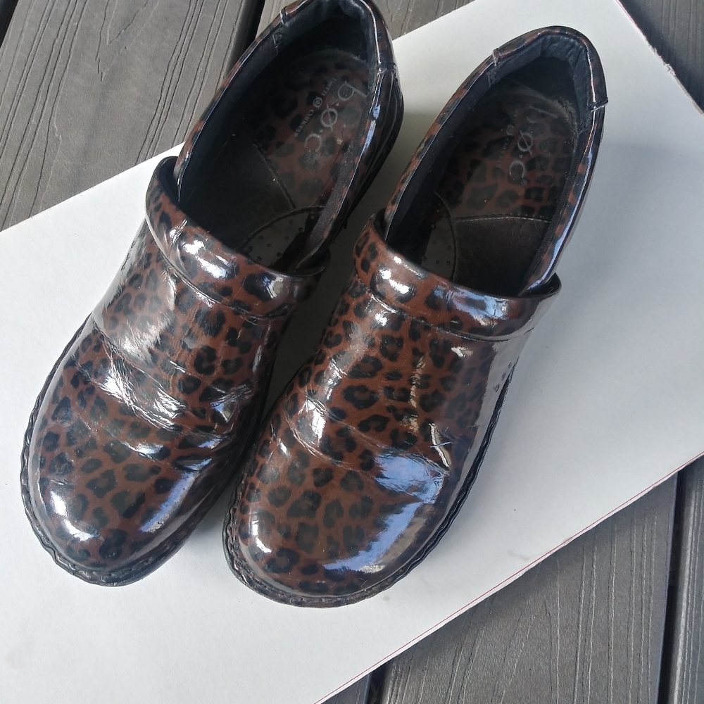 Nursing shoes